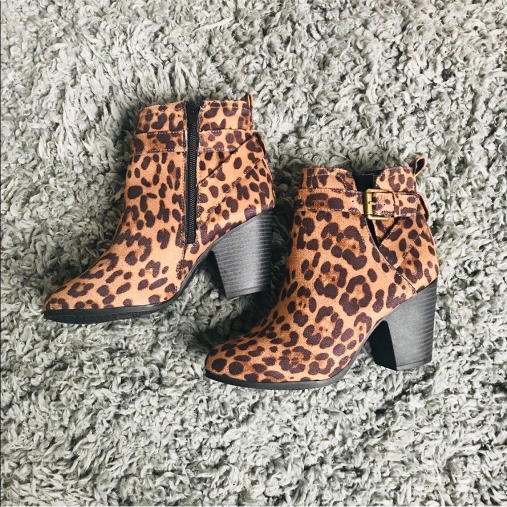 Cheetah print boots 🐆